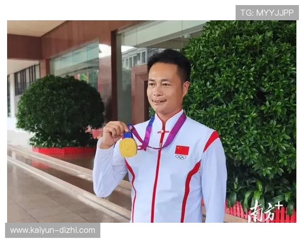 冠军背后的坚持与奋斗：运动员亲述成长与荣耀之路